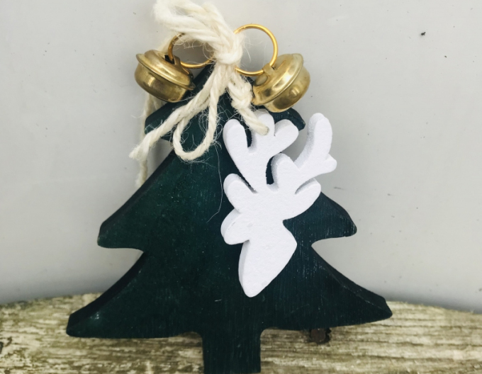 Dekorativer Holzbaum mit Rentier 10x8cm