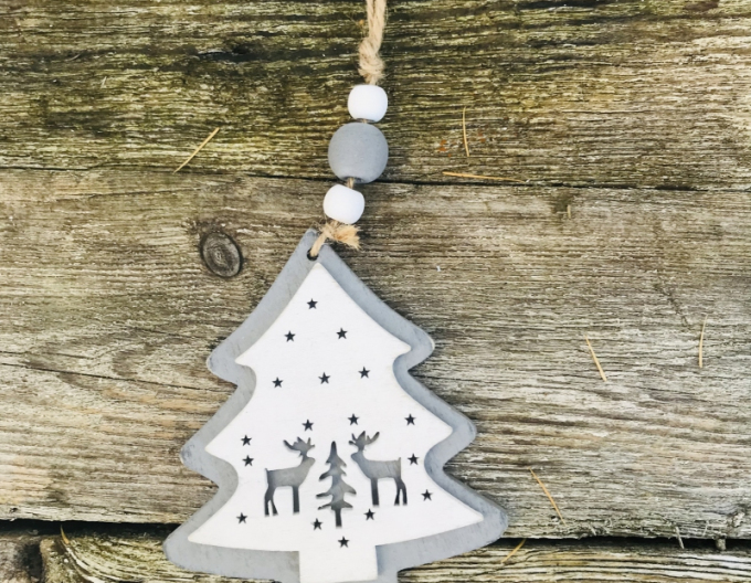 Weihnachtsbaum zum Aufhängen grau mit weiß