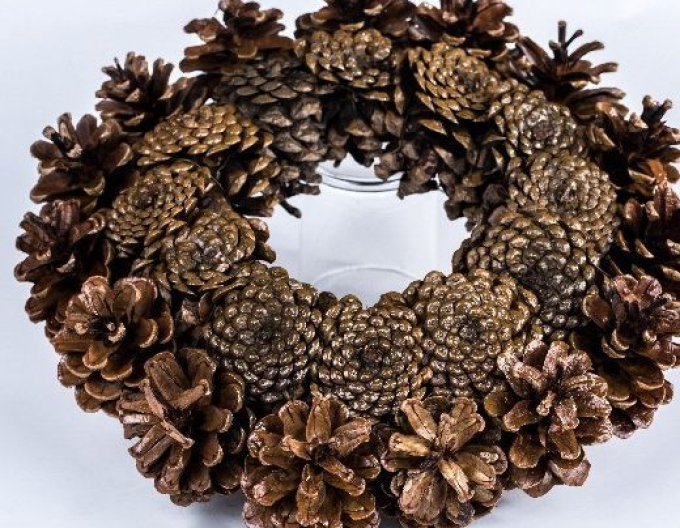 Kiefernzapfenkranz 25cm
