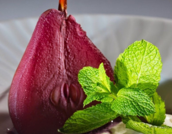 Säulenbirne Krvavníčka , auf Quitte, Cont. 5l