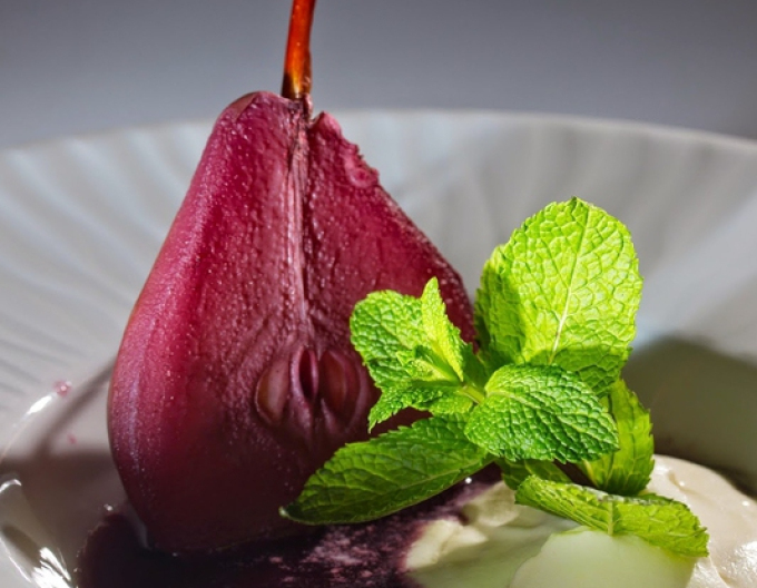 Birne Krvavnička Sommer, sub. Dula, freihändig.