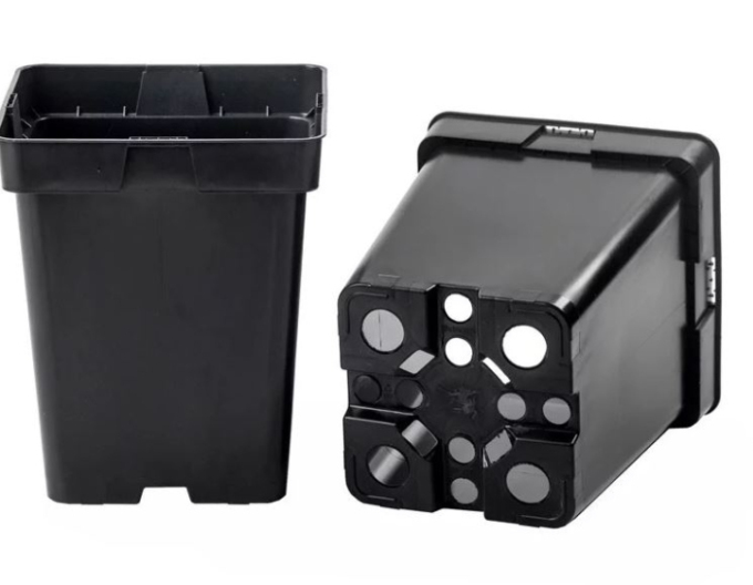 Quadratischer Kunststofftopf 5l, 18 x 21,5 cm